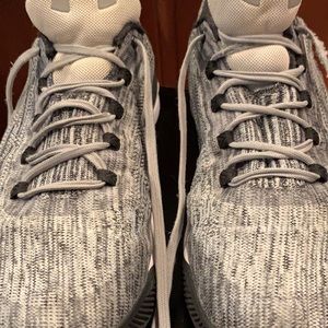 Charged Controller basketball shoe Under Armour